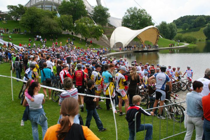 24h Rennen dritter Antritt mit zwei Teams – München Olympiastadion